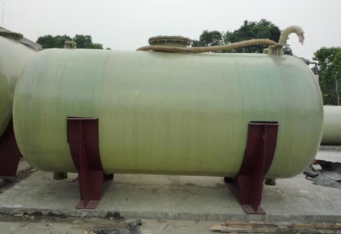 只有正確的選對了參數(shù)才能選擇適合自己的玻璃鋼儲罐